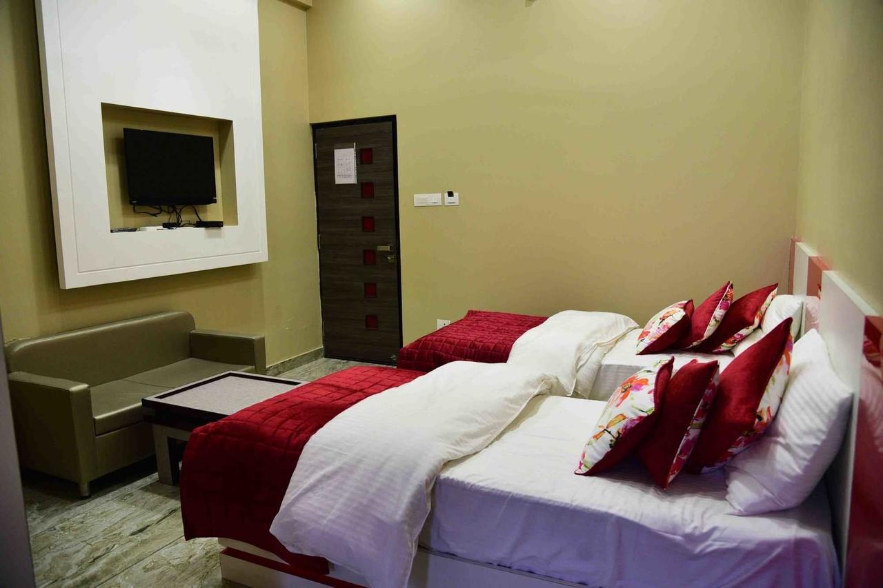 Fabhotel Kangra Roadway Inn Tanda Bagian luar foto